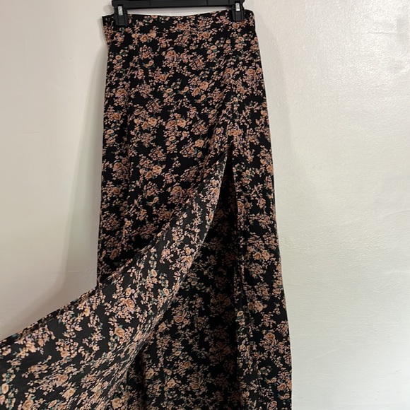 Maxi floral skirt with high slit - Picture 5 of 6